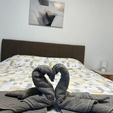 Landan Planet - Free Parking